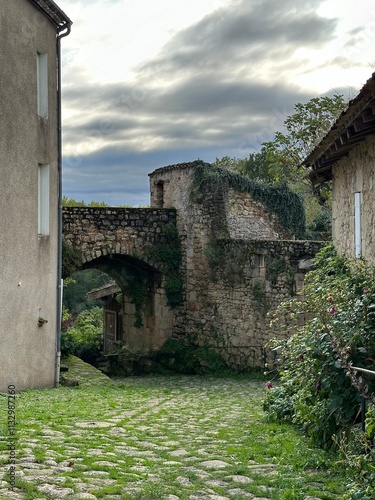 Obraz na płótnie Poterne de Castelmoron-d'albret w salonie