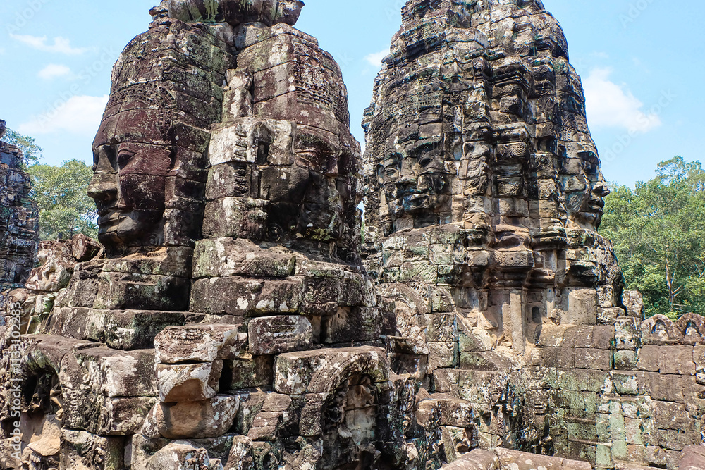 Fototapeta premium Khmer ancient civilization ruin site, Prasat Bayon, Angkor Thom and Angkor Wat 