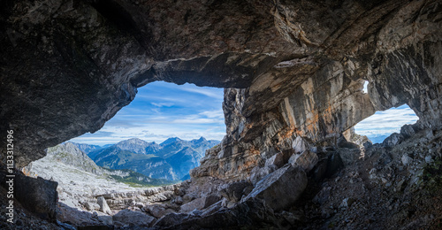 Obraz na płótnie Melkerloch case near Birnhorn in Leoganger Steinberge, Austrian alps w salonie