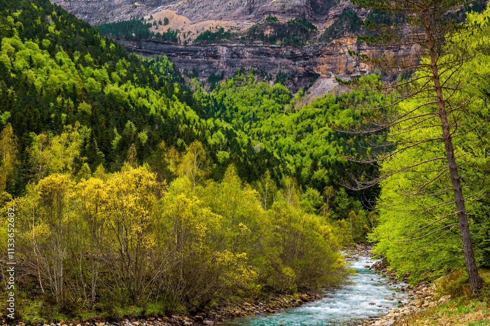 Ordesa and Monte Perdido National Park - Aragonese Pyrenees Ordesa and Monte Perdido National Park - Aragonese Pyrenees