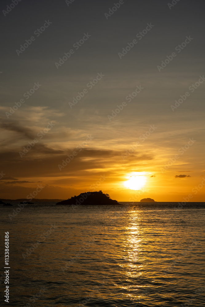 Fototapeta premium sunset over the sea