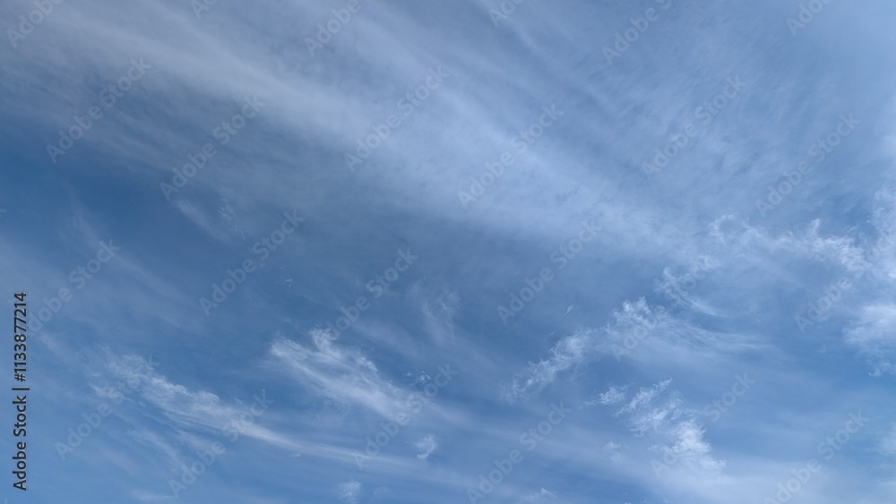 Fototapeta premium blue sky with thin clouds