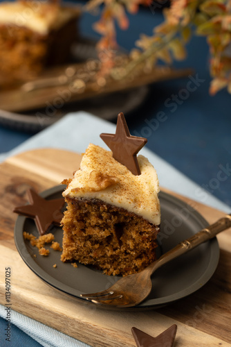 Piece of cake on dressed table