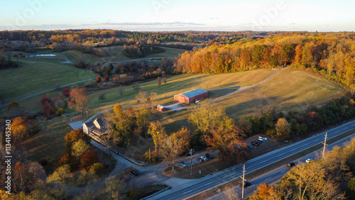 Φωτογραφία Aerial view of Okehocking Preserve in the suburb of Philadelphia at sunset time