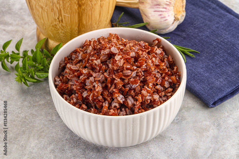 Red steamed rubine rice garnish Red steamed rubine rice garnish