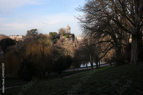 Obraz na płótnie Parc des buttes chaumont - 19th arrondissement - Paris - France w salonie