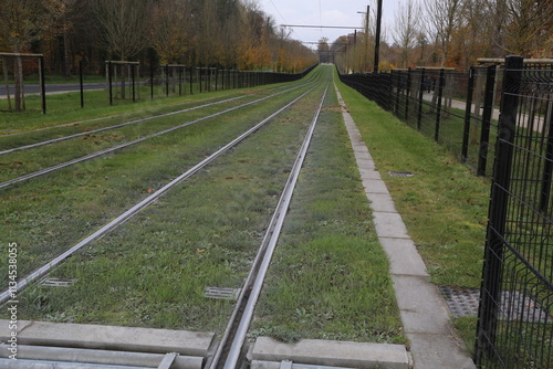 Ligne de Tramway en banlieue photo