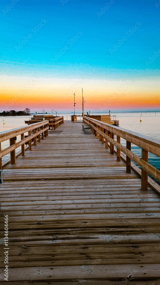 Fototapeta premium pier in the sea