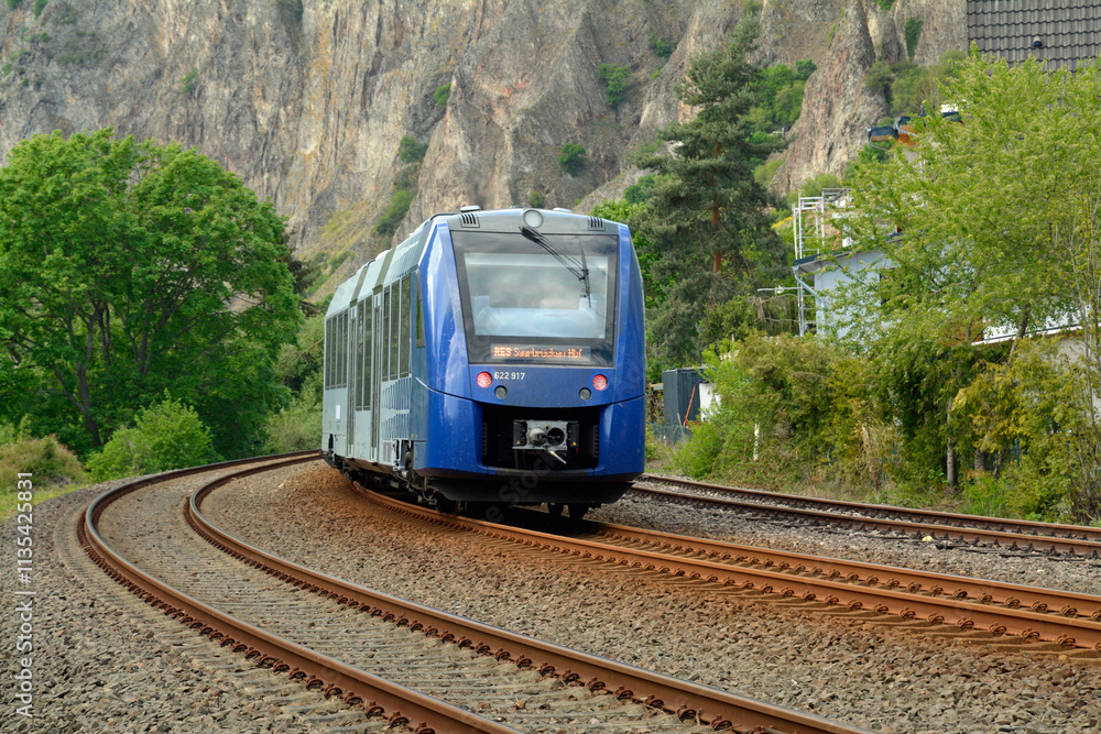 Naklejka premium eisenbahn im nahetal bei bad münster am stein-ebernburg