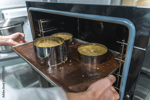 Obraz na plátne Pie making process
