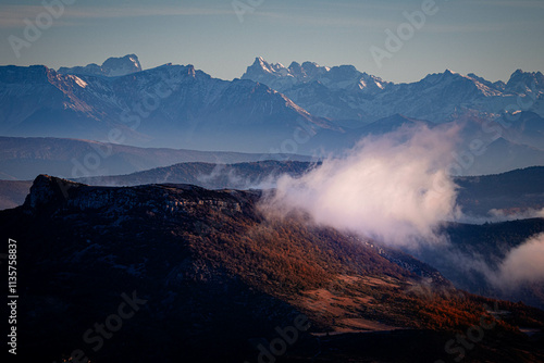 Paysage d'automne brumeux vu du Mont Ventoux