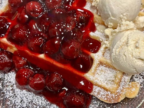 red currant pie with sugar