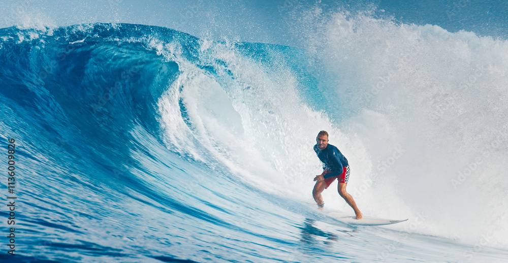 Pro surfer rides big wave in the Maldives Pro surfer rides big wave in the Maldives