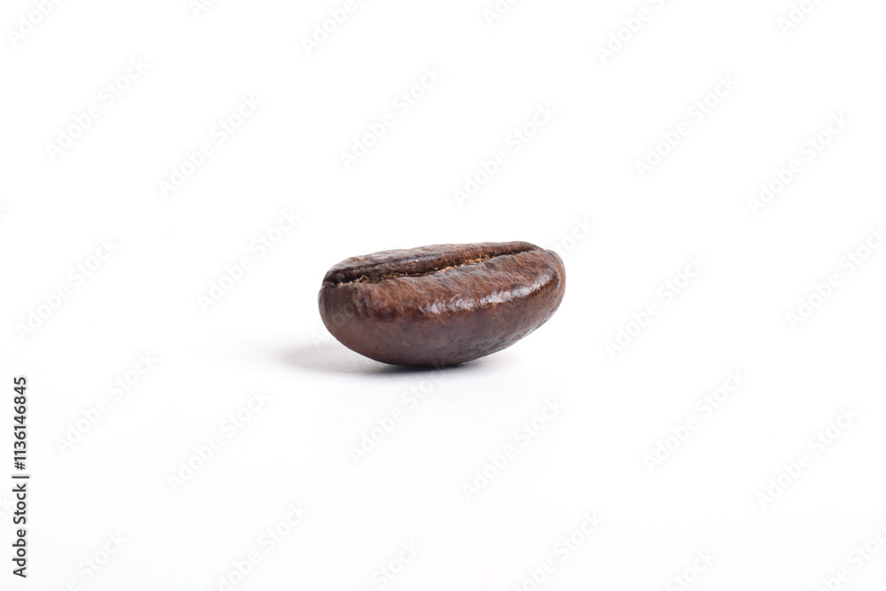 Fototapeta premium Coffee bean isolated on white background with clipping path