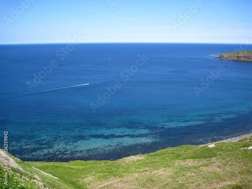 礼文島　岬めぐりコースの風景(磯船) photo