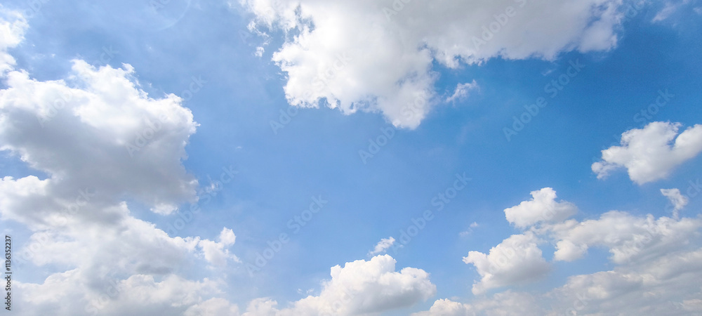 Obraz premium Blue sky and clouds for background