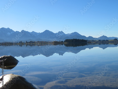 Bergspiegelung im See photo