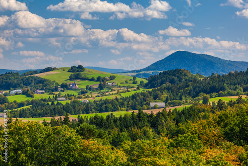 Widok na Starą Wieś w gminie Grybów i szczyt Chełm. photo