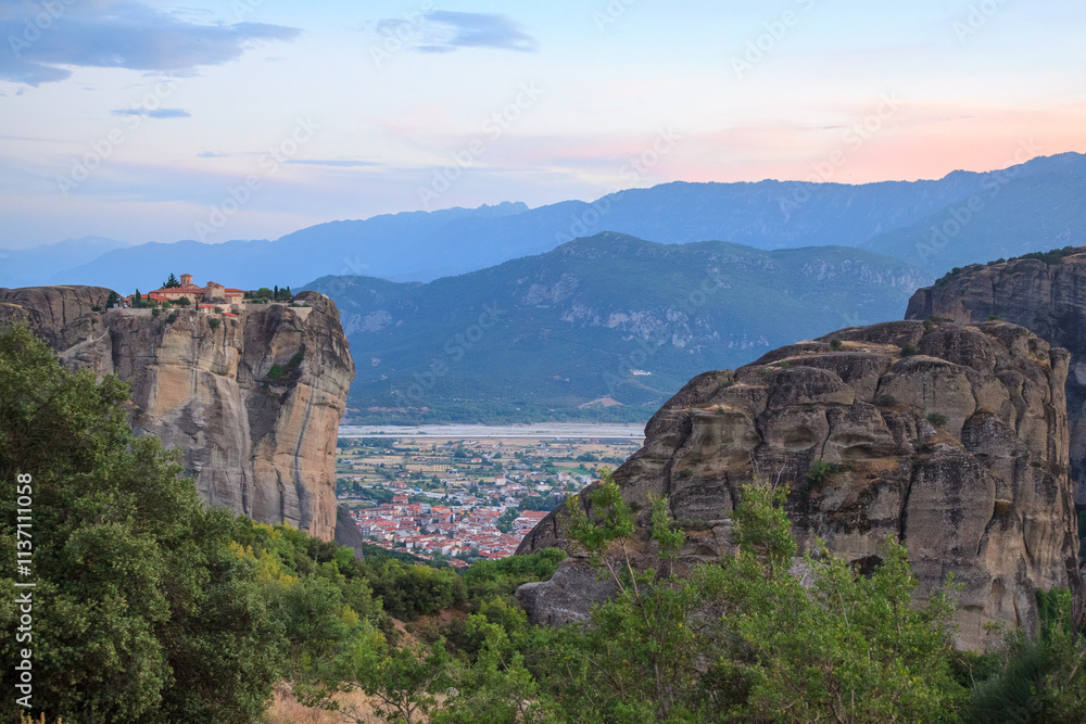 Fototapeta premium Monasteries perched on towering cliffs in Meteora