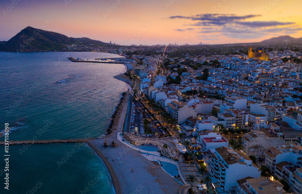 Φωτογραφία Aerial view of the city of Altea and the picturesque Mediterranean coast