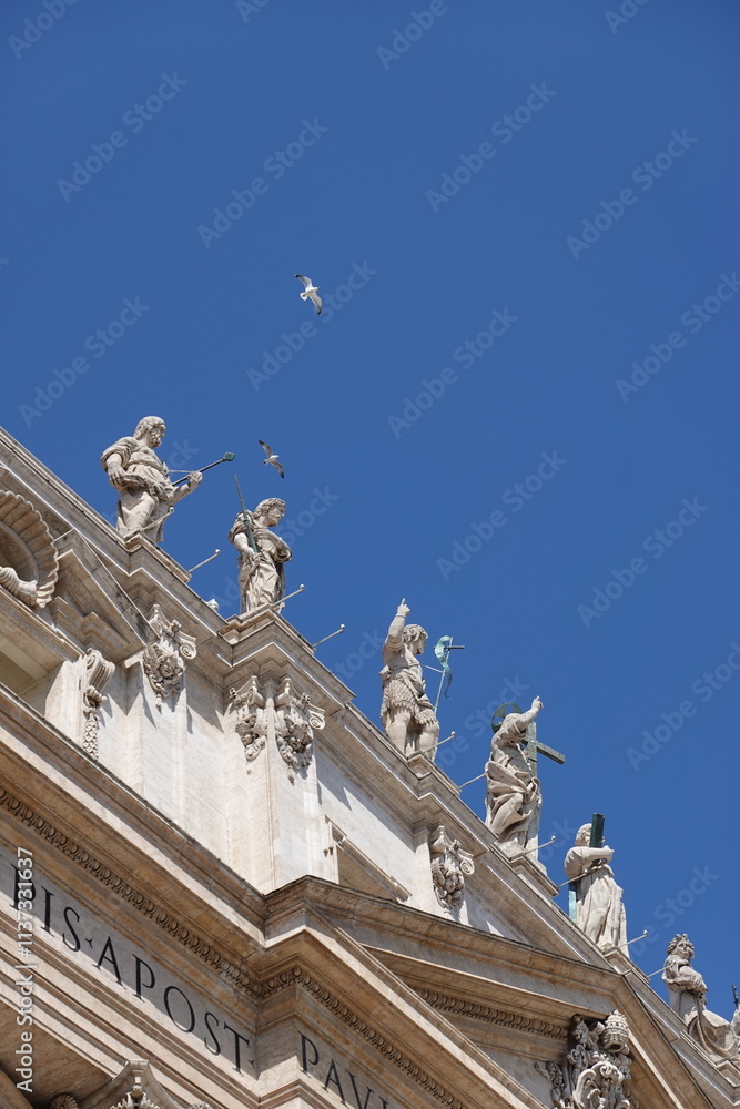 Naklejka premium Marble statues in the Vatican