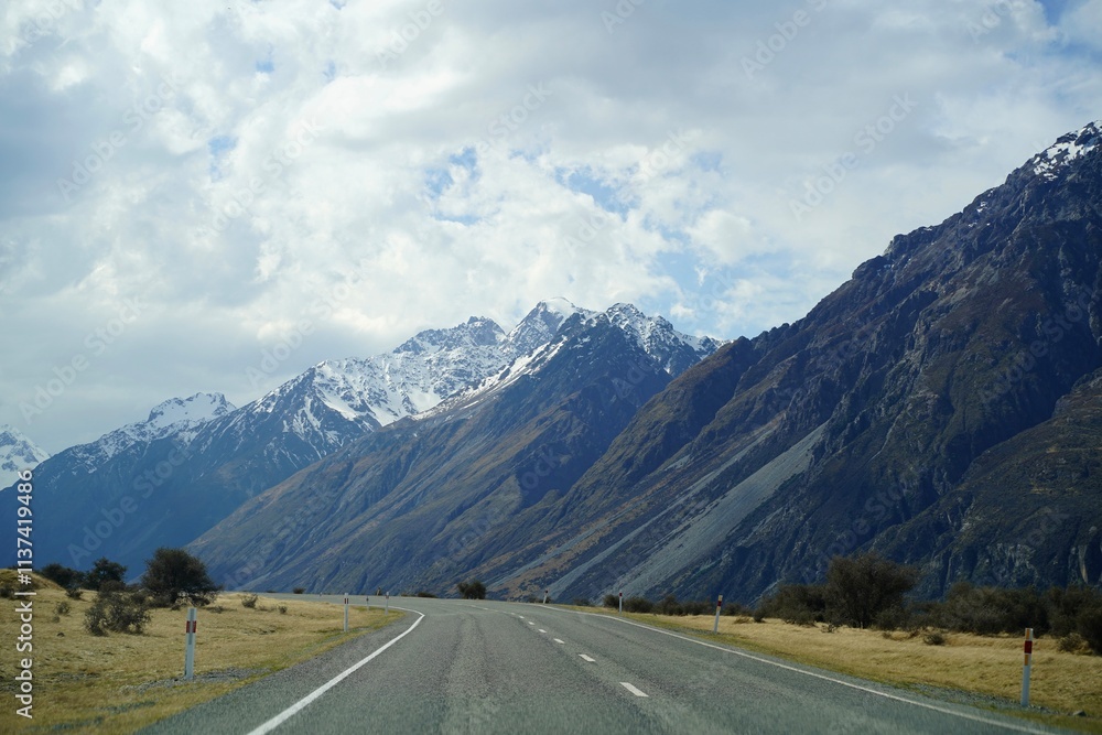 Fototapeta premium road in mountains