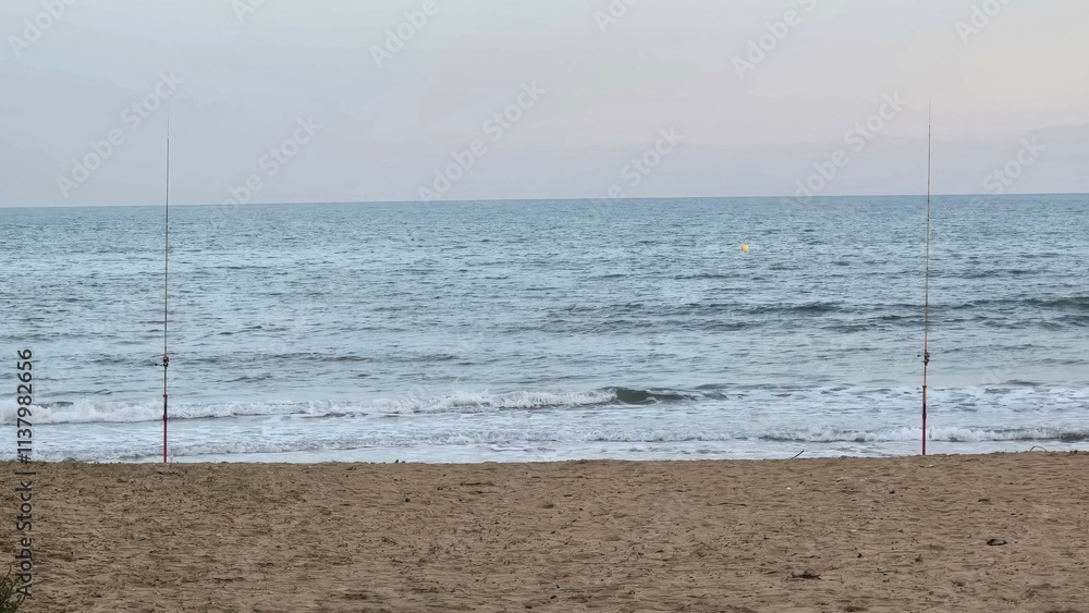 łowienie ryb w morzu wędki na plaży łowienie ryb w morzu wędki na plaży