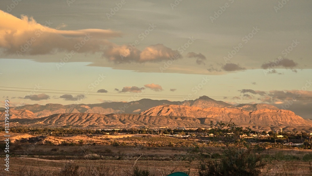 Fototapeta premium pomarańczowe góry krajobraz