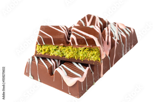 Obraz na płótnie Trend chocolate; Dubai chocolate is made with pistachio paste and kadayif. w salonie