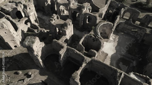 Vista aerea delle terme di Caracalla a Roma. Storia e cultura di un monumento dell’impero Romano