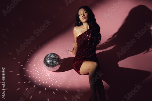 Beautiful young Asian woman...