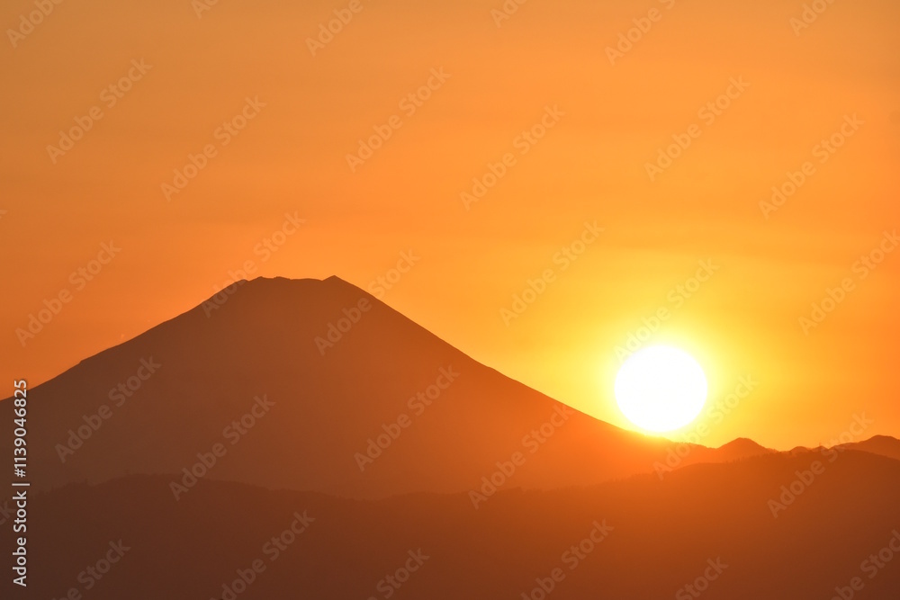 Obraz premium Orange Sky & Mountain-18
