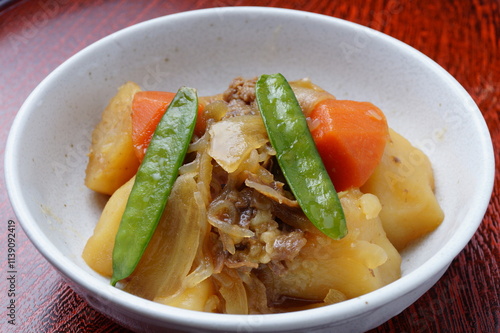 肉じゃが　和食 photo