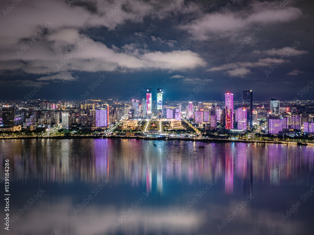Fototapeta premium city skyline at night