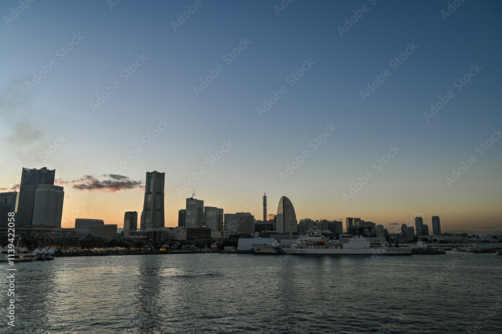 日本横浜みなとみらいの夕景の都市イメージ 日本横浜みなとみらいの夕景の都市イメージ