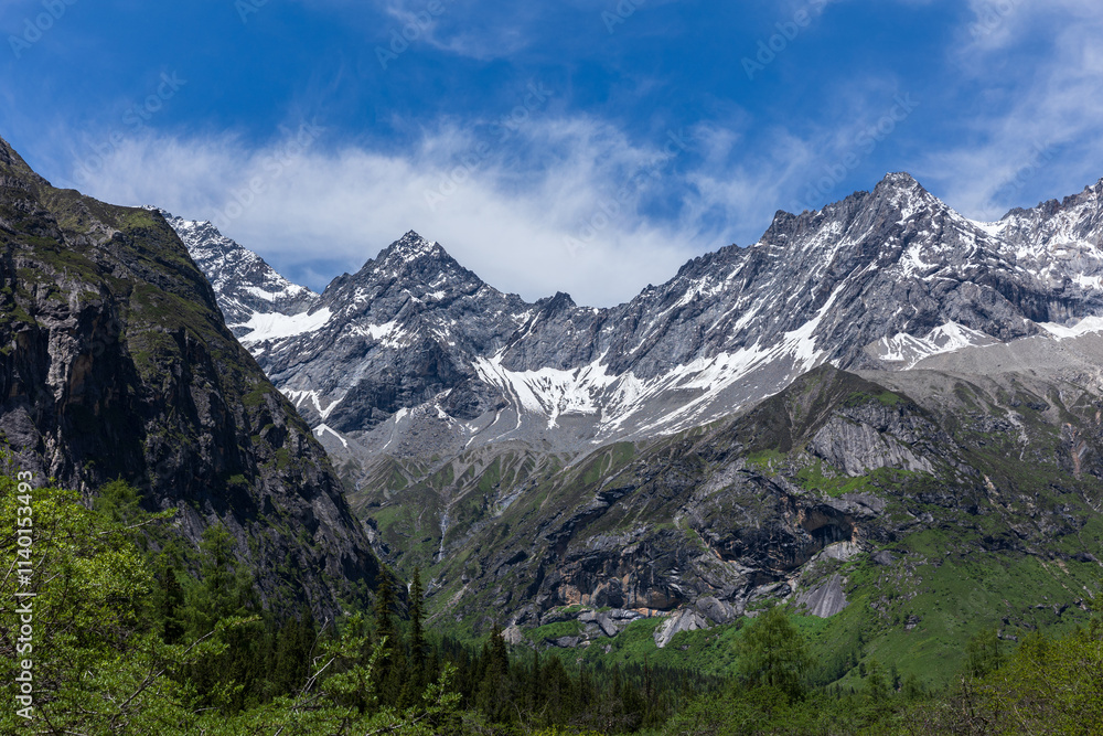 Snow view of Siguniang Mountain, Shuangqiao Valley, Aba, Sichuan Province, China Snow view of Siguniang Mountain, Shuangqiao Valley, Aba, Sichuan Province, China