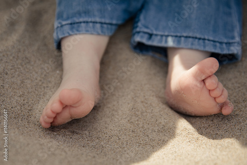 Kinderfüße im Sand: Urlaub an der Ostsee mit der ganzen Familie photo