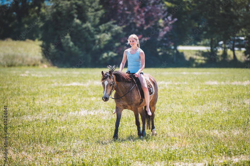Mädchen mit Pferd Mädchen mit Pferd