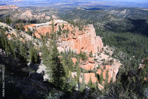 Licht, Schatten und rote Felsen im Bryce Canyon Nationalpark	