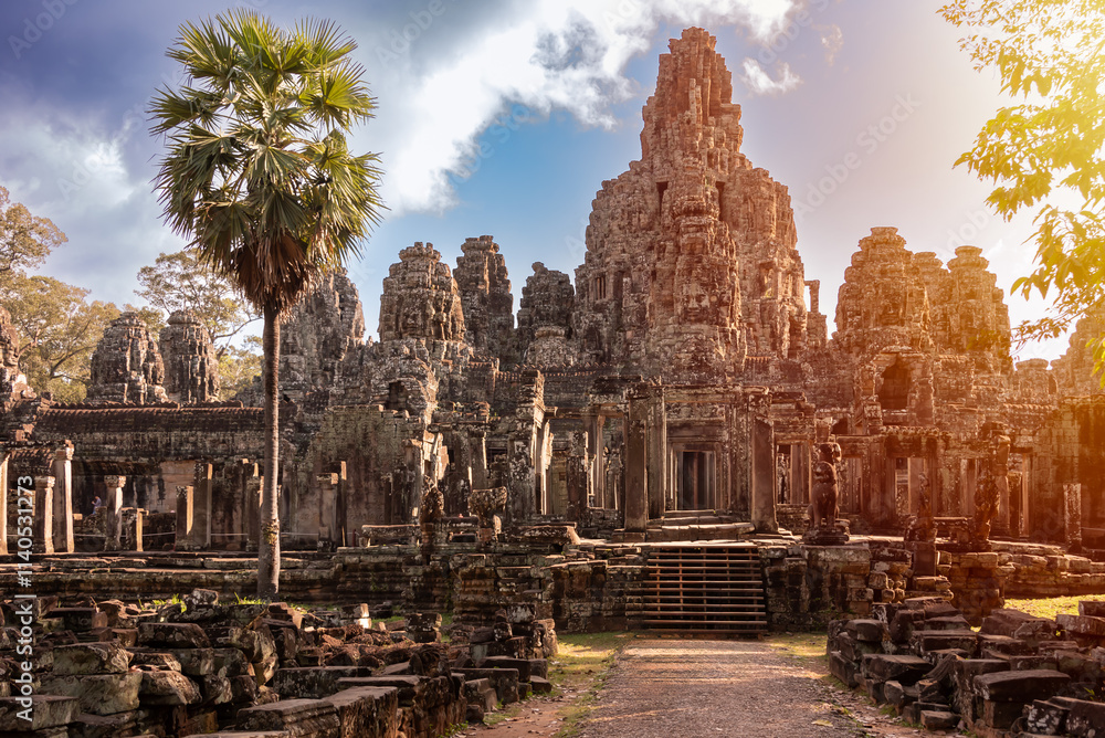 Obraz premium Bayon temple, ancient temple ruins in Cambodia