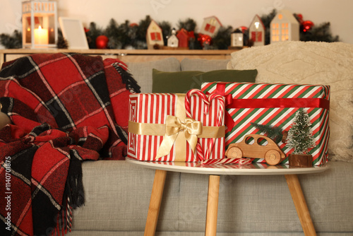 Christmas gifts, decor and ...