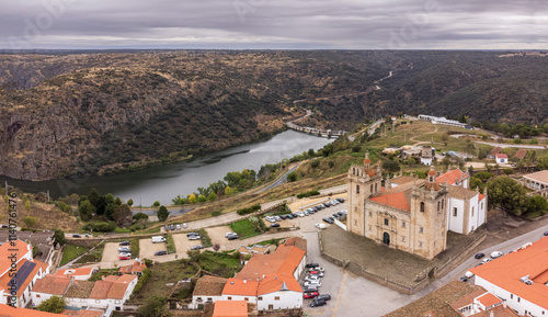 Tableau sur toile Catholic Cathedral and aerial view of the city, Miranda do Douro, Trás-os-Montes