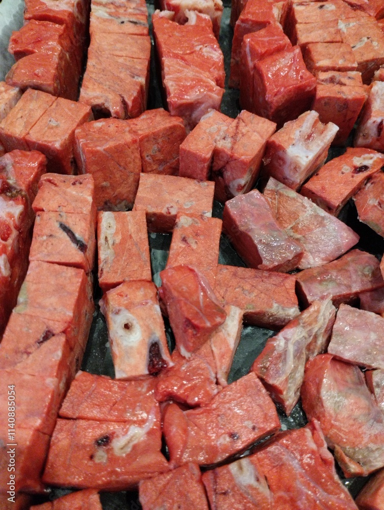 meat preparations for animal feed, pieces of beef lung