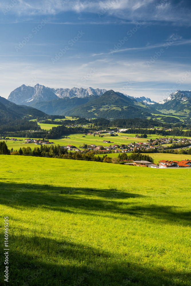 Fototapeta premium Wilder Kaiser vom Moserberg, Kössen, Kaiserwinkl, Tirol, Österreich