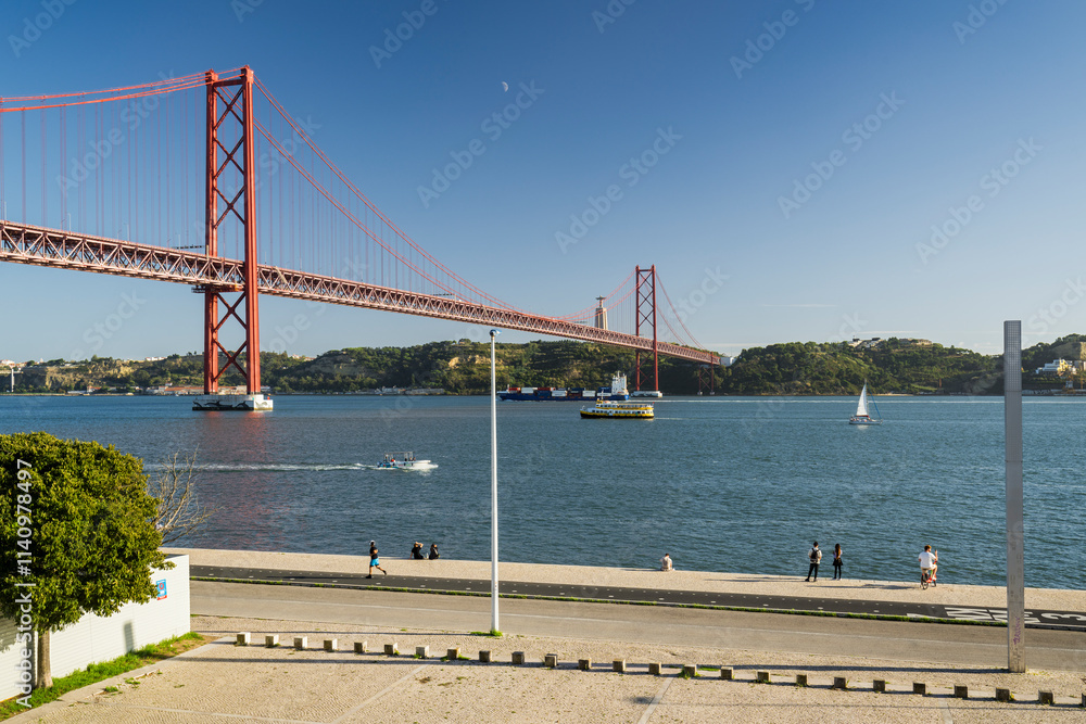 Fototapeta premium Ponte 25 de Abril, Tejo, Lissabon, Portugal