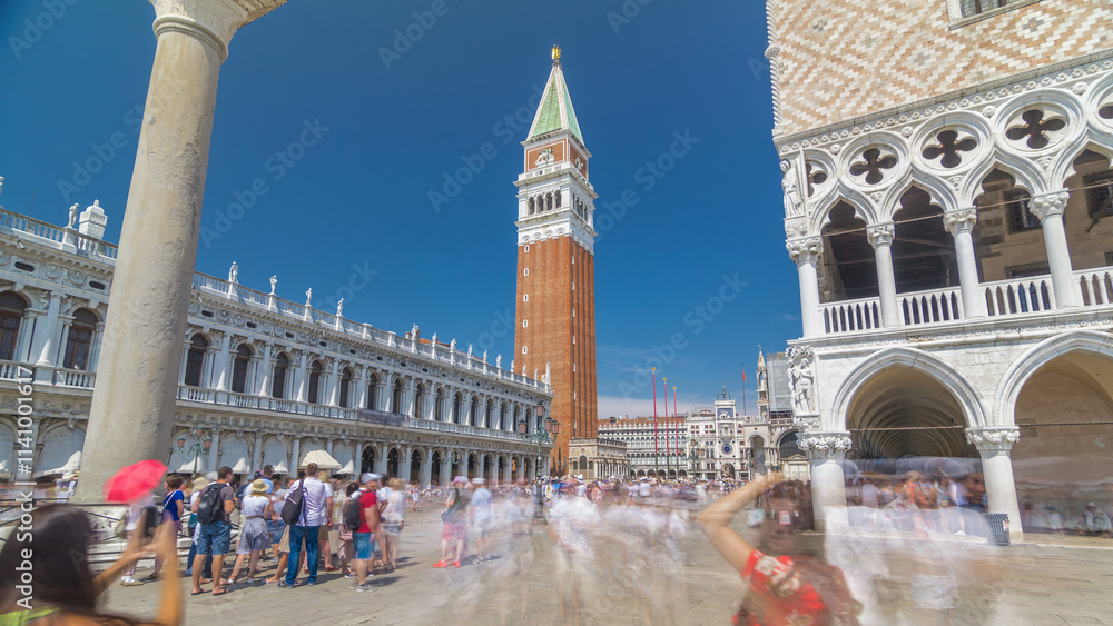 Obraz premium Campanile di San Marco and Palazzo Ducale, from San Giorgio Maggiore timelapse hyperlapse, Venice, Italy.