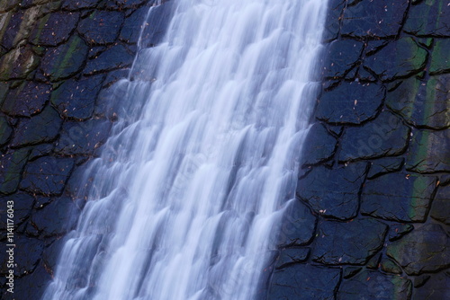 滝のように流れる川 photo