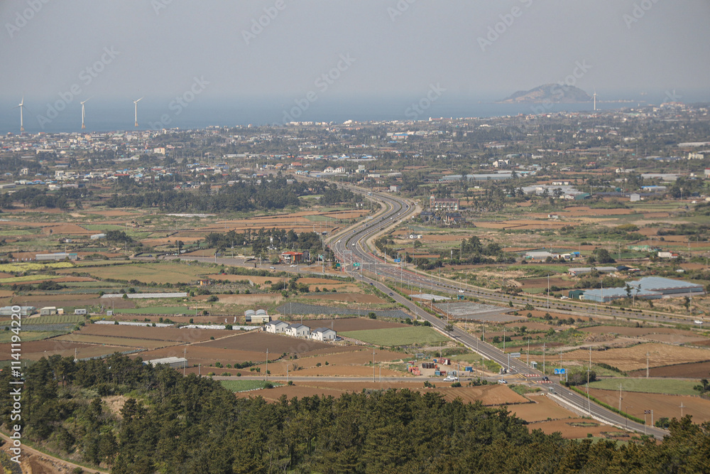 Fototapeta premium 산 정상에서 바라보는 풍경 제주 제주시 한경면 고산리 당산봉