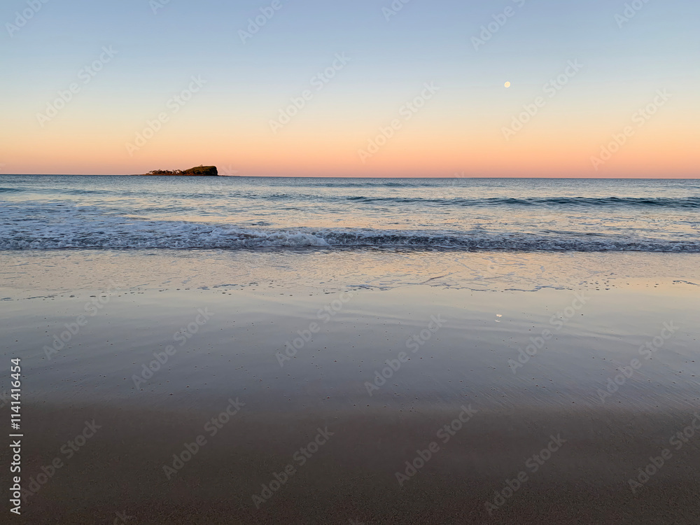 Obraz premium Sunset in winter, North Shore, Sunshine Coast, Queensland, Australia 