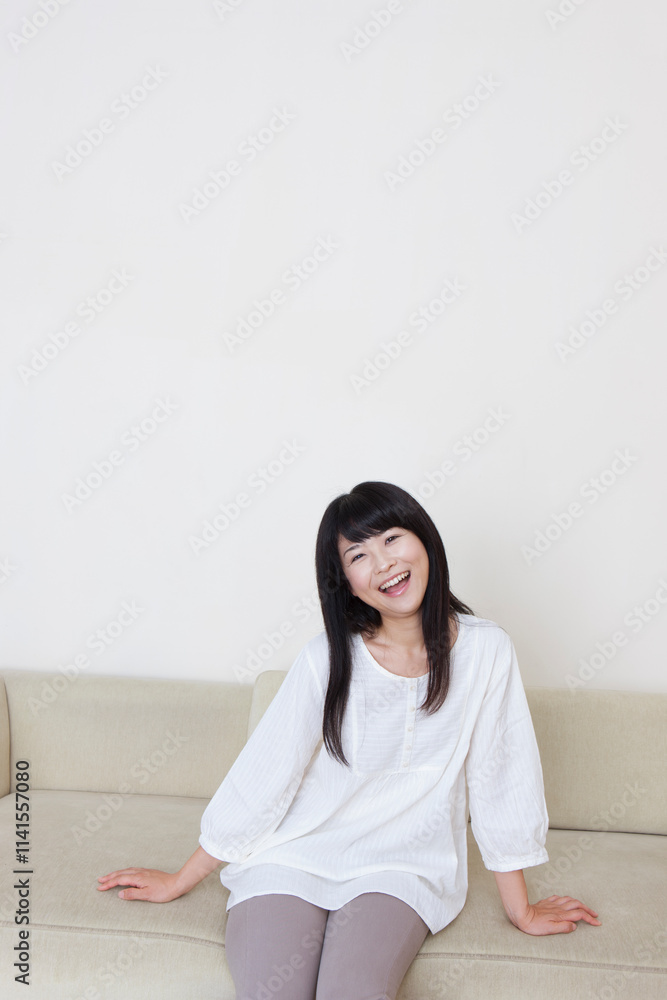 笑顔の若い女性 笑顔の若い女性